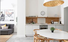 The Barcelona Centric Apt By Maison Pinata
